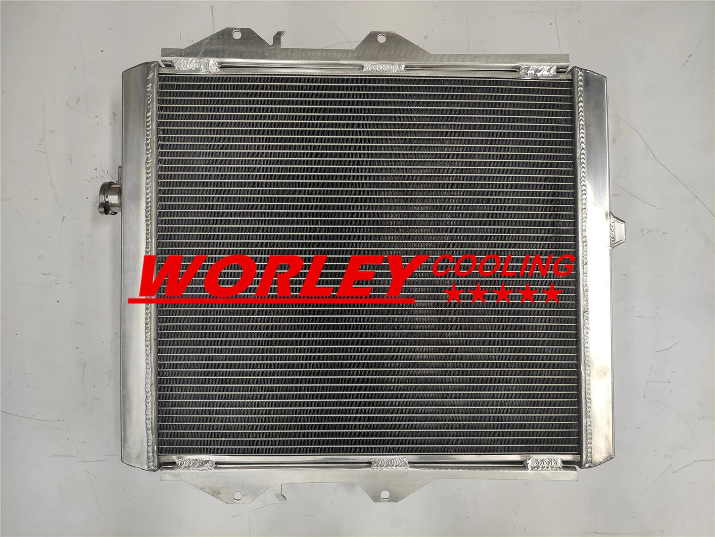 4ROW Aluminum Radiator for Hilux KZN165R 3.0L Diesel 4X2 4X4 (10/97-02/05)