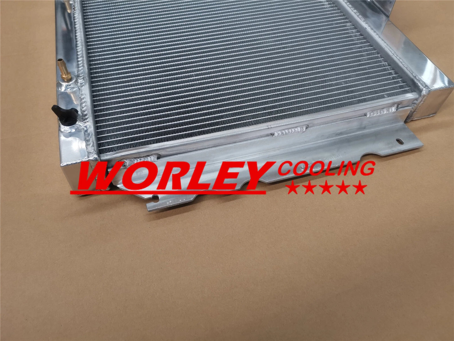 Aluminium Radiator & Fan for Chrysler Valiant Series VG VJ HEMI 6 Cyl (70-76)