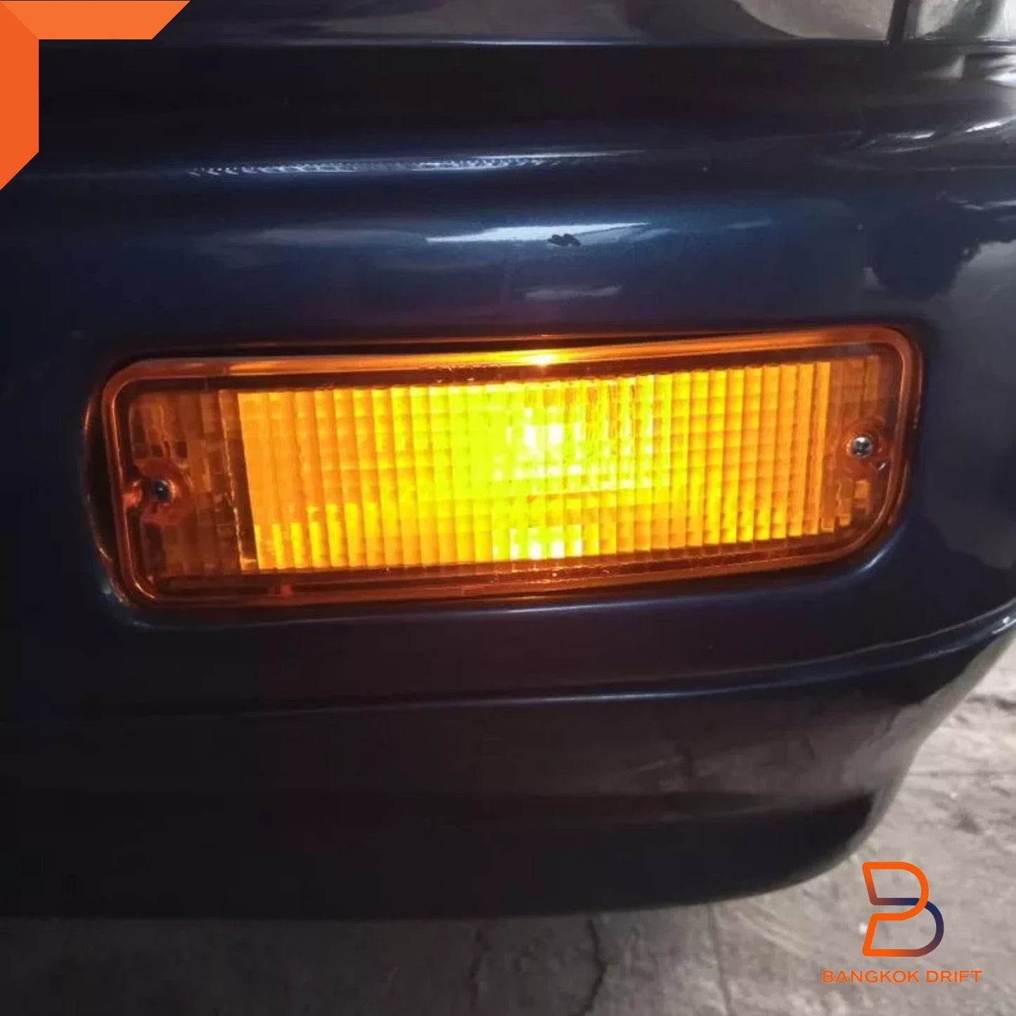 Amber Indicator Signal Bumper Light for Toyota Hilux Ute MK3 (1988-1997)