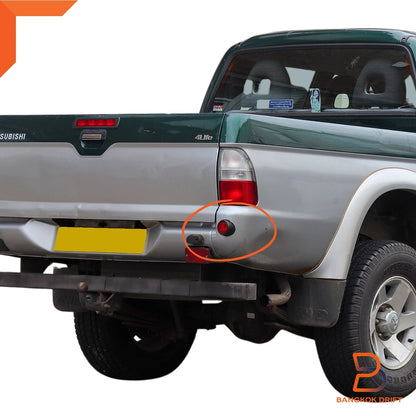 Right Rear Tub Reflector RH for Mitsubishi Triton MK (1996-2006)