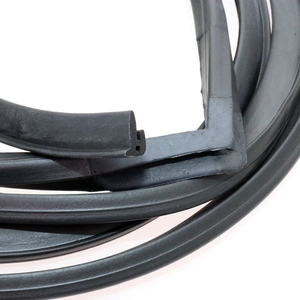 Front Door Weatherstrip x2 for Nissan Datsun Bluebird 510 1600 1968-1973