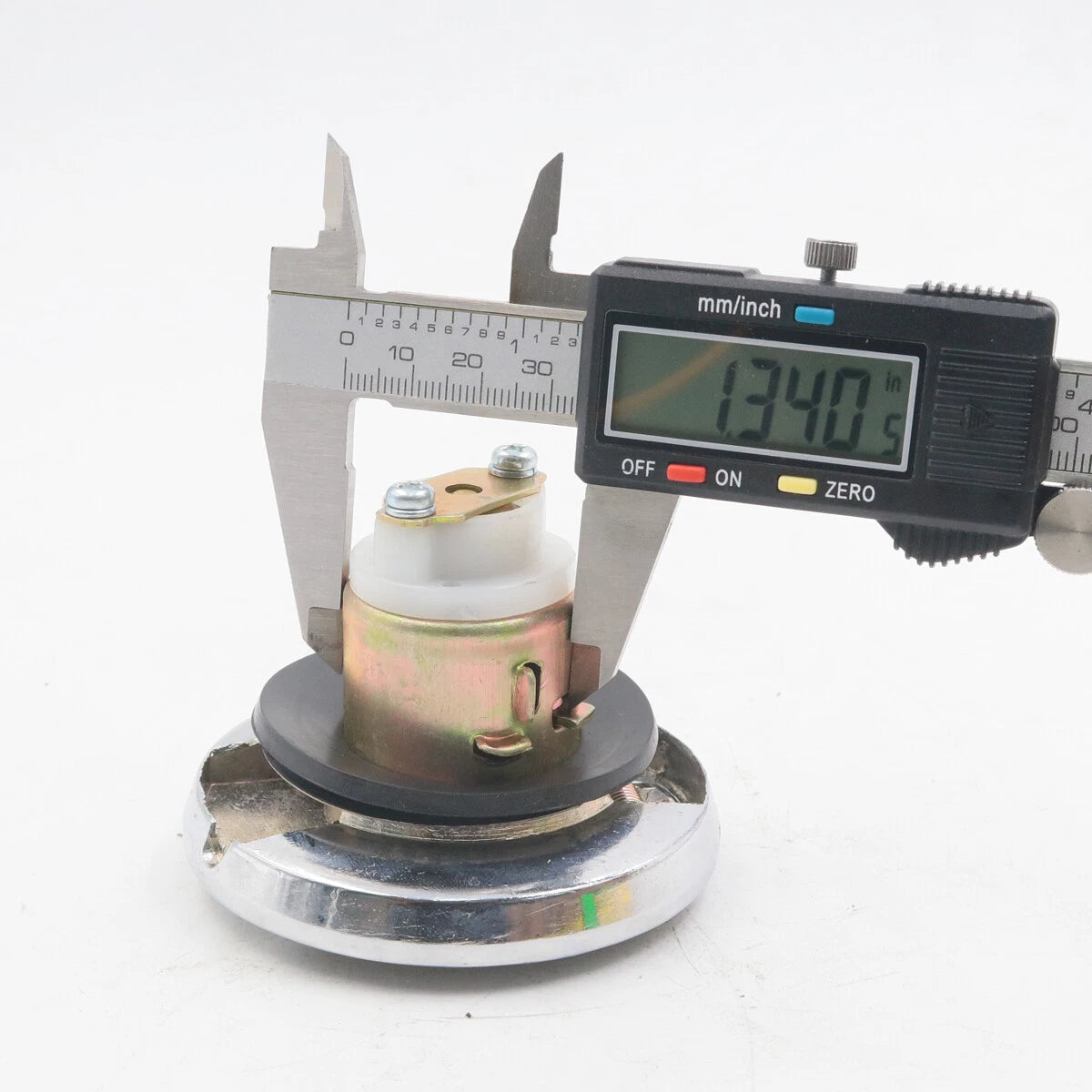 Fuel Cap with Keys for Toyota Celica/Corolla 1970-1981