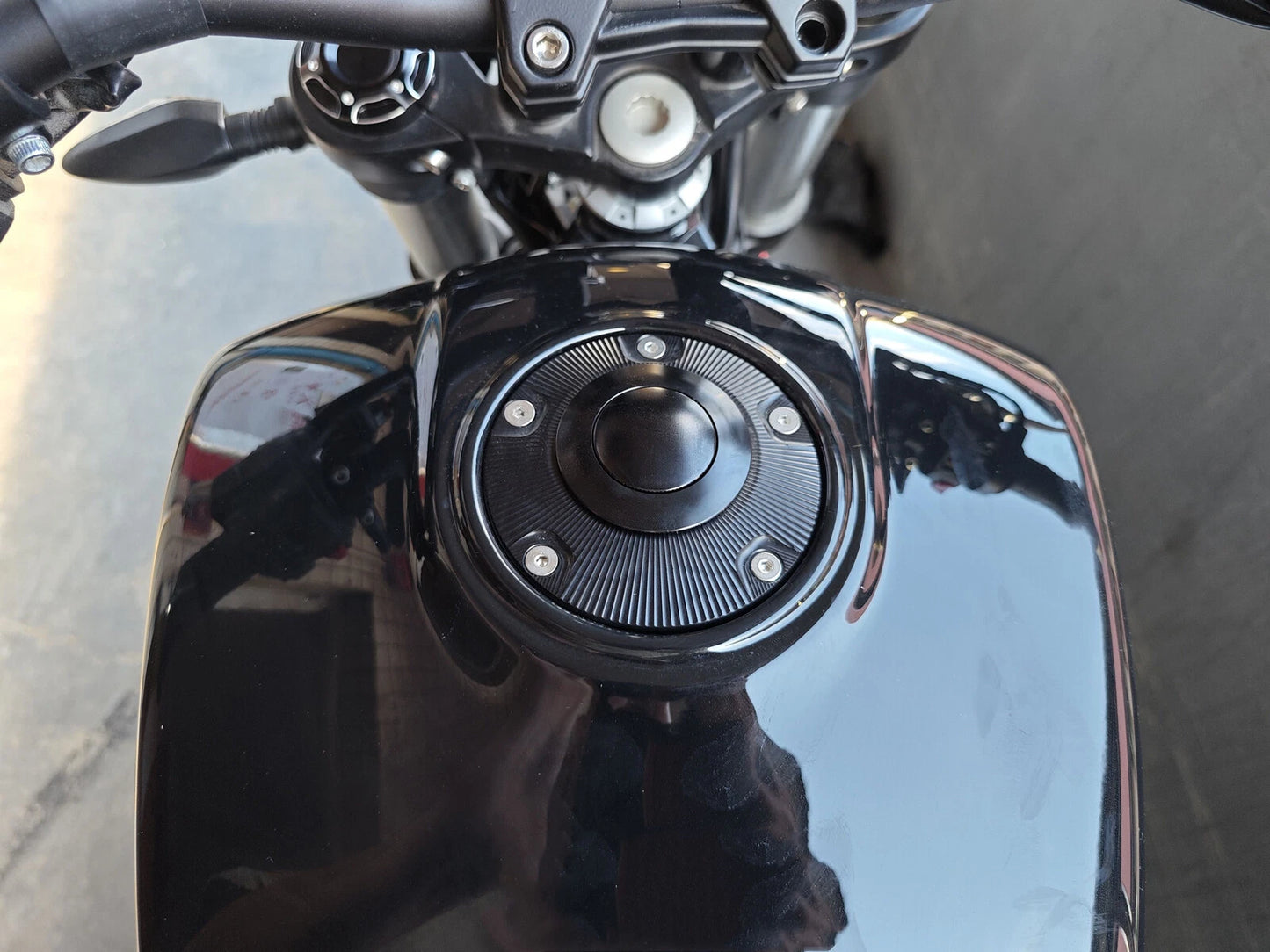 Black Fuel Tank Cap for Harley X350 (2023) - Aluminium 1 x Oil Cap