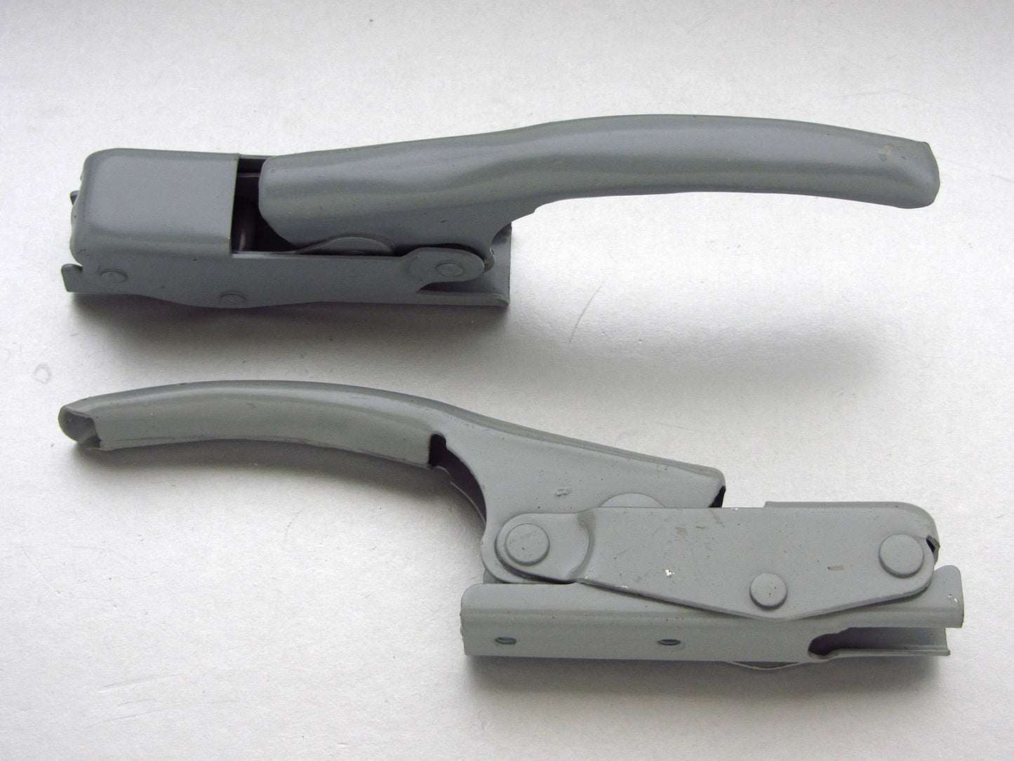 Tailgate Side Handle Locker for Nissan Navara D22 Frontier (1997-2005)