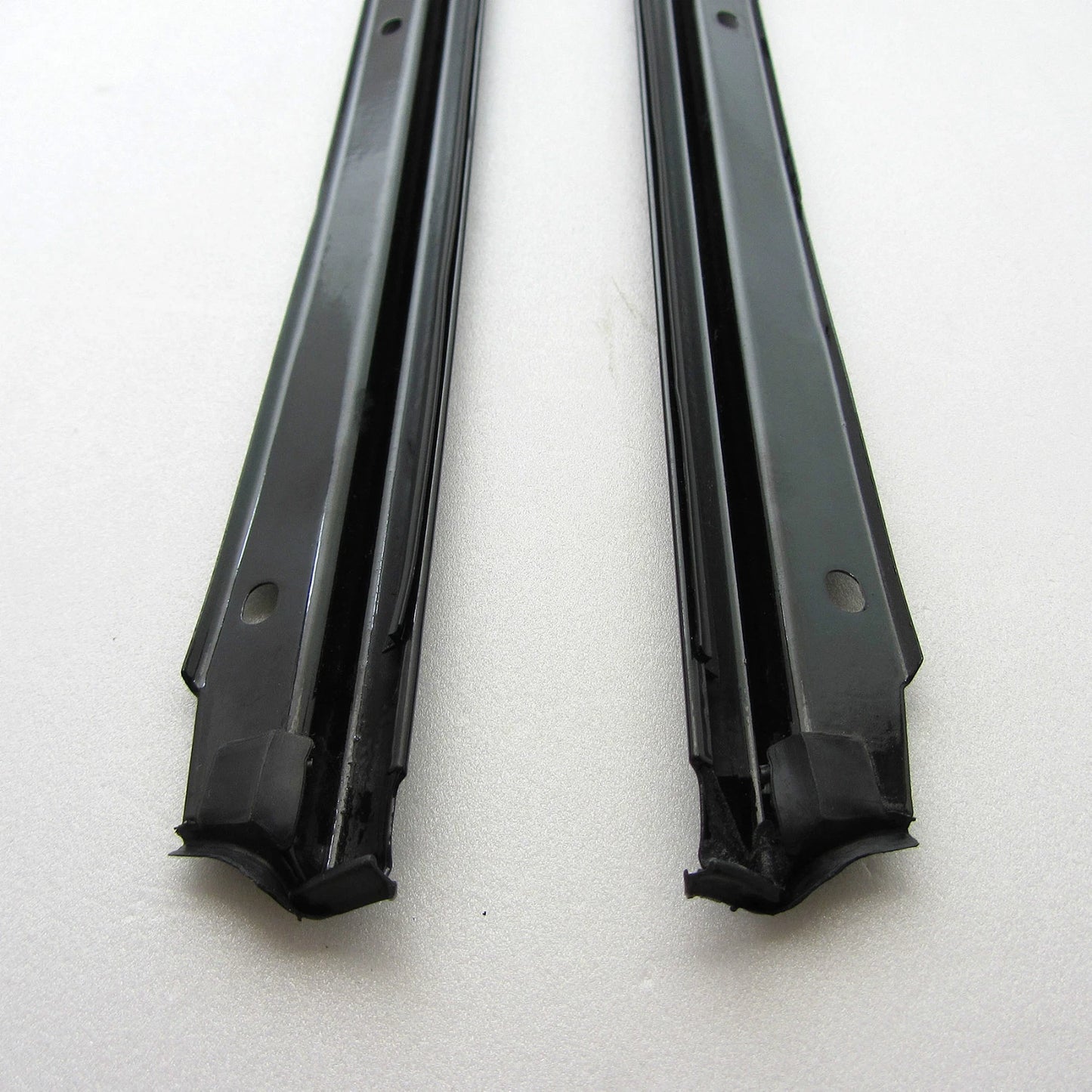 Front Windshield Pillar Metal Seal for Nissan Navara D21 Hardbody Truck (86-97)