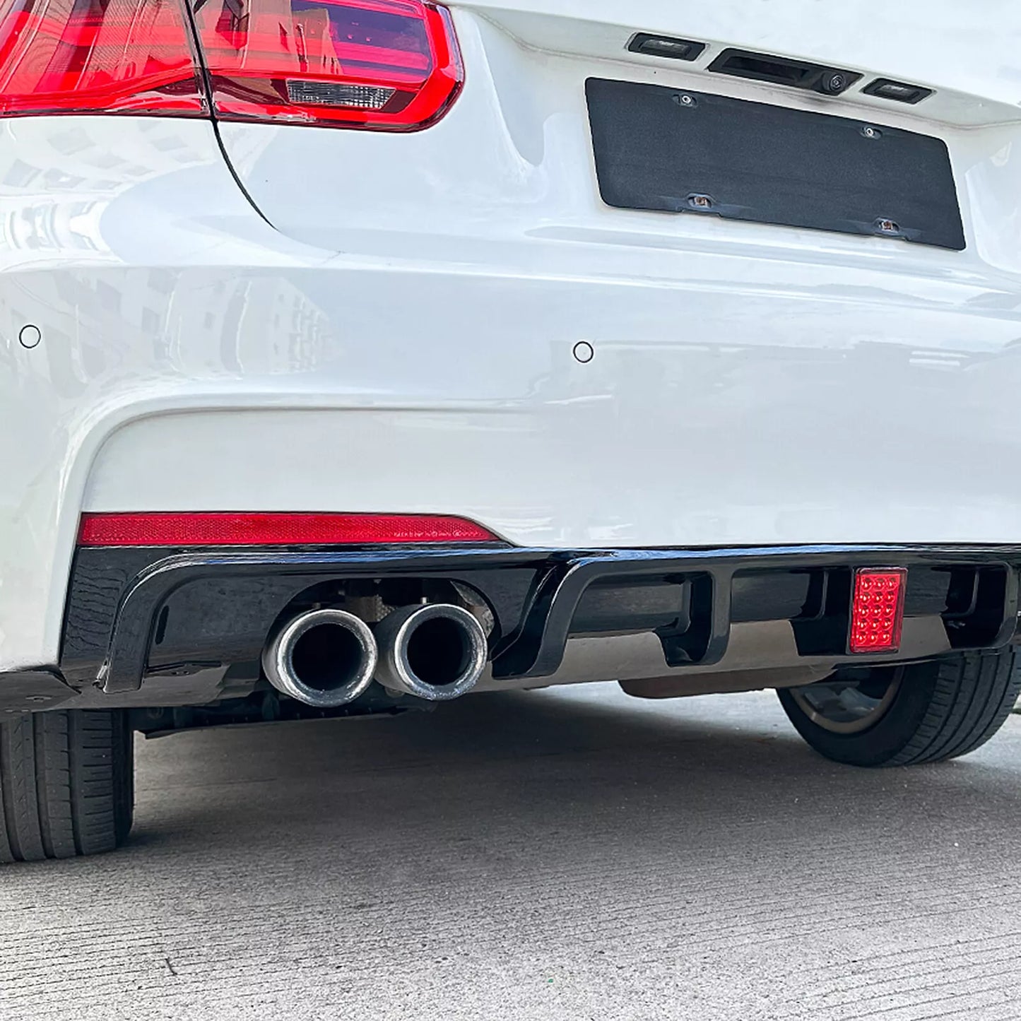 Rear Bumper Diffuser Lip w/ Lights for BMW F30 M Sport (2013-2019)