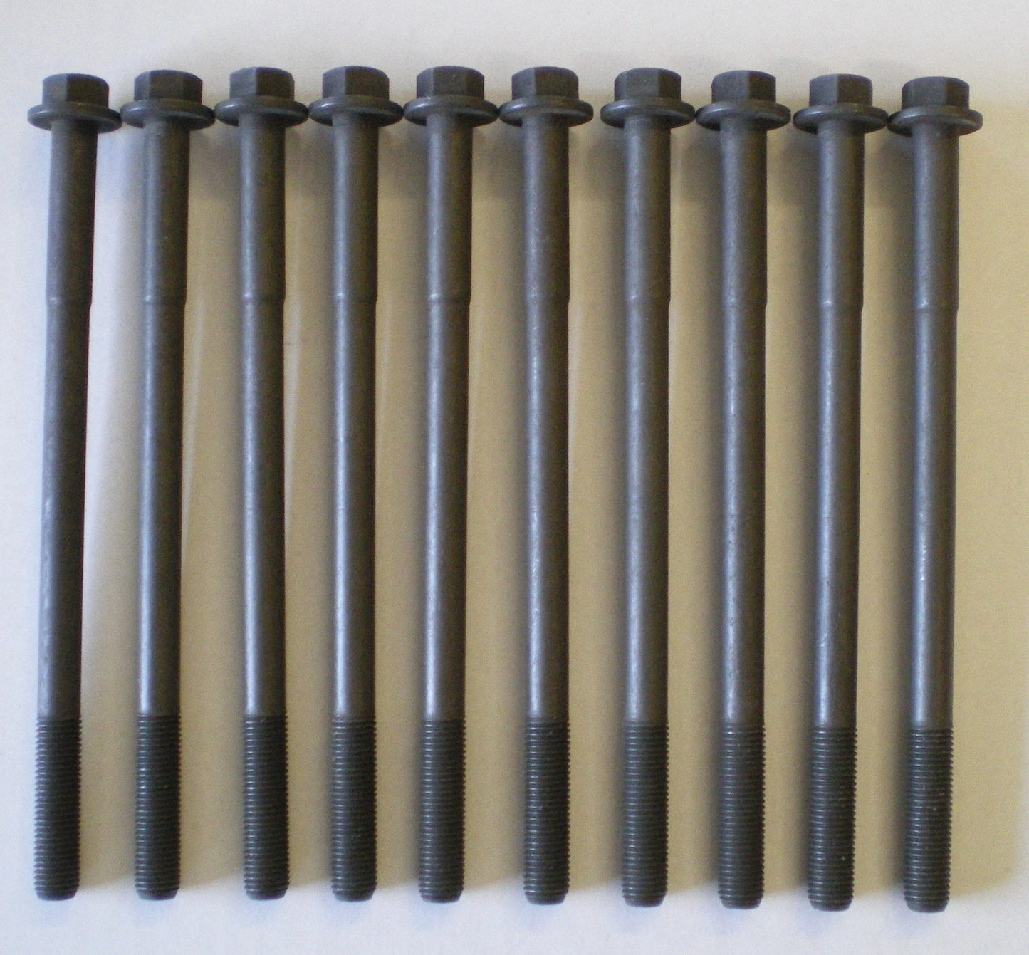 Head bolts / 1.4 1.5 1.6 16V / for Tacuma Lanos Nexia Nubira