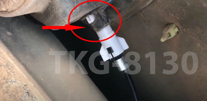 2 x Clip Lock Fuel Caps for Toyota Fortuner (2005-2009)