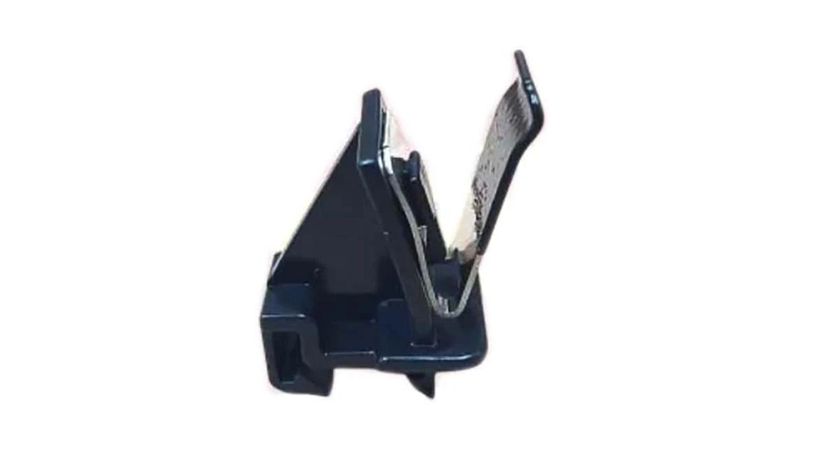 Fuel Spring Release Clip for Toyota Hilux MK4 4 Dr (1998-2004)