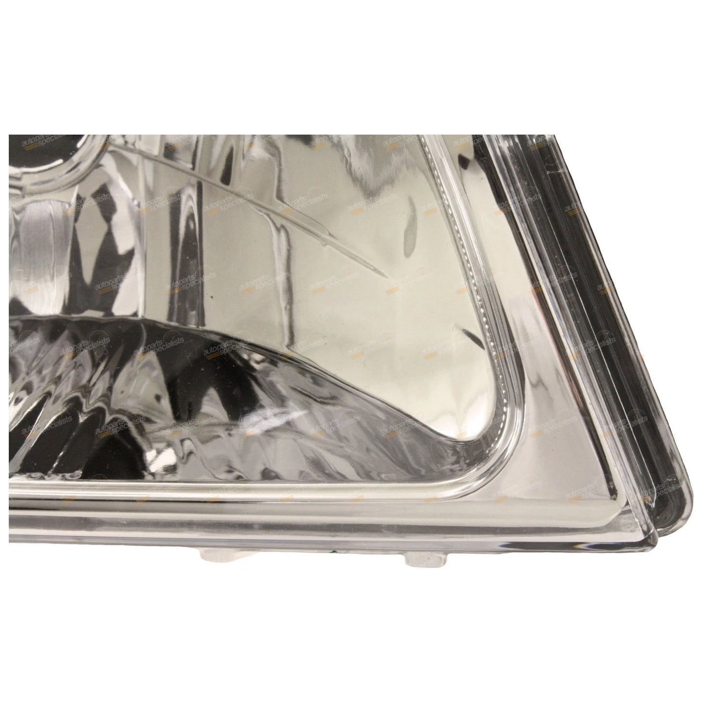 RH Headlight for Toyota Hilux SR5 (2001–2005)