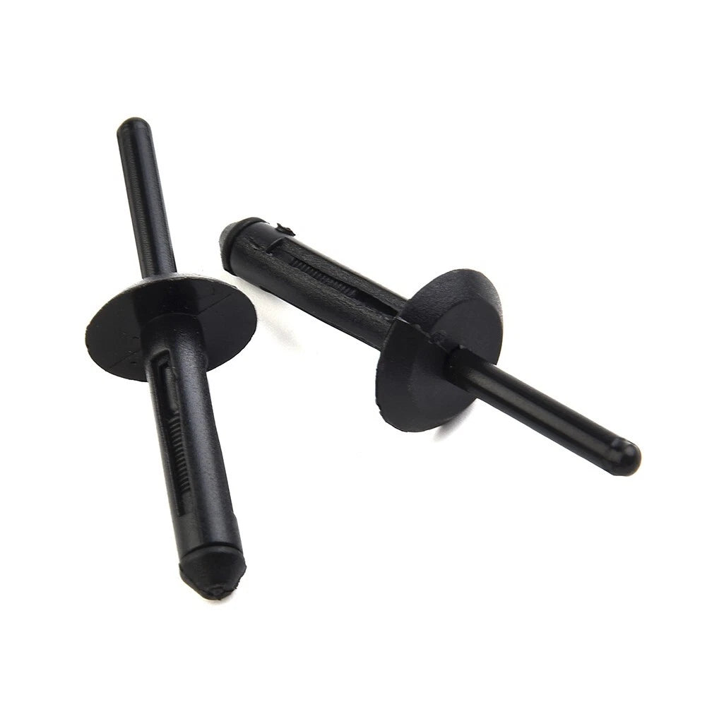 30x Door Panel Fastener Clips for Jeep Grand Cherokee (1999–2004)