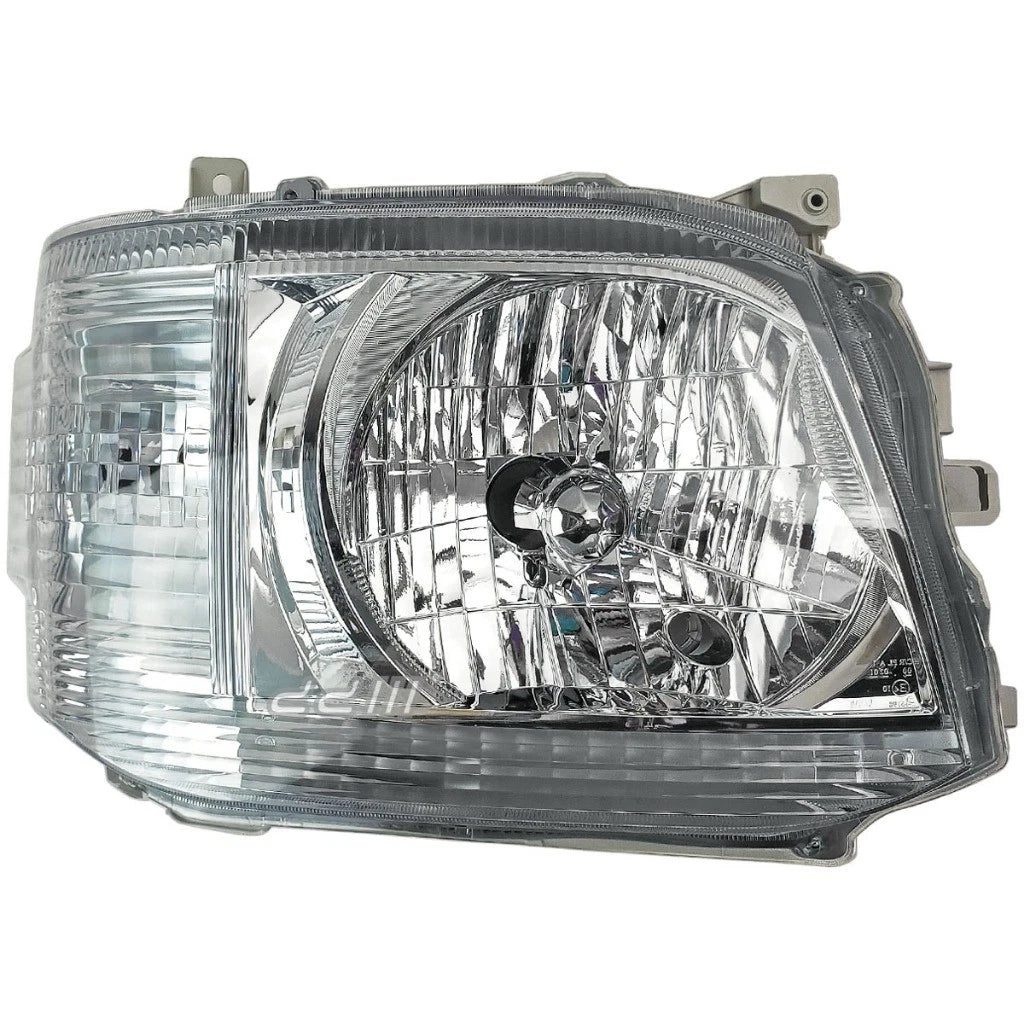 Headlight Lamps 2 x For Toyota Hiace KDH200 KDH202 TRH203 (2010-2013)