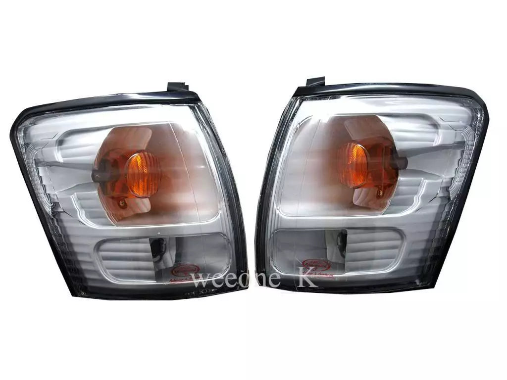 Front Corner Side Light Lamp for Toyota Hilux MK5 D4D (2003-2004)
