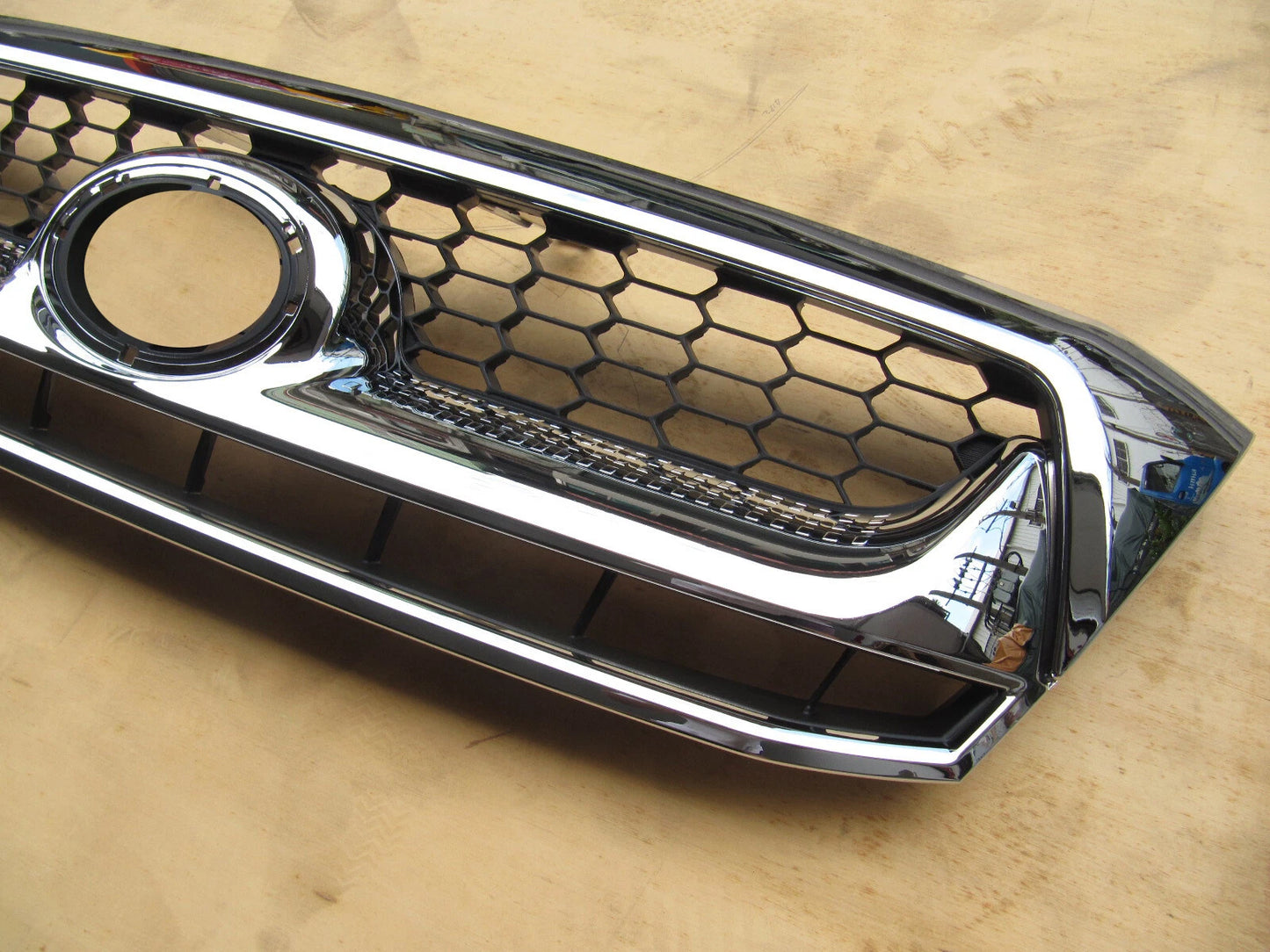 Chrome Mould & Black Mesh Grill for Toyota Hilux SR5 (2008-2011)