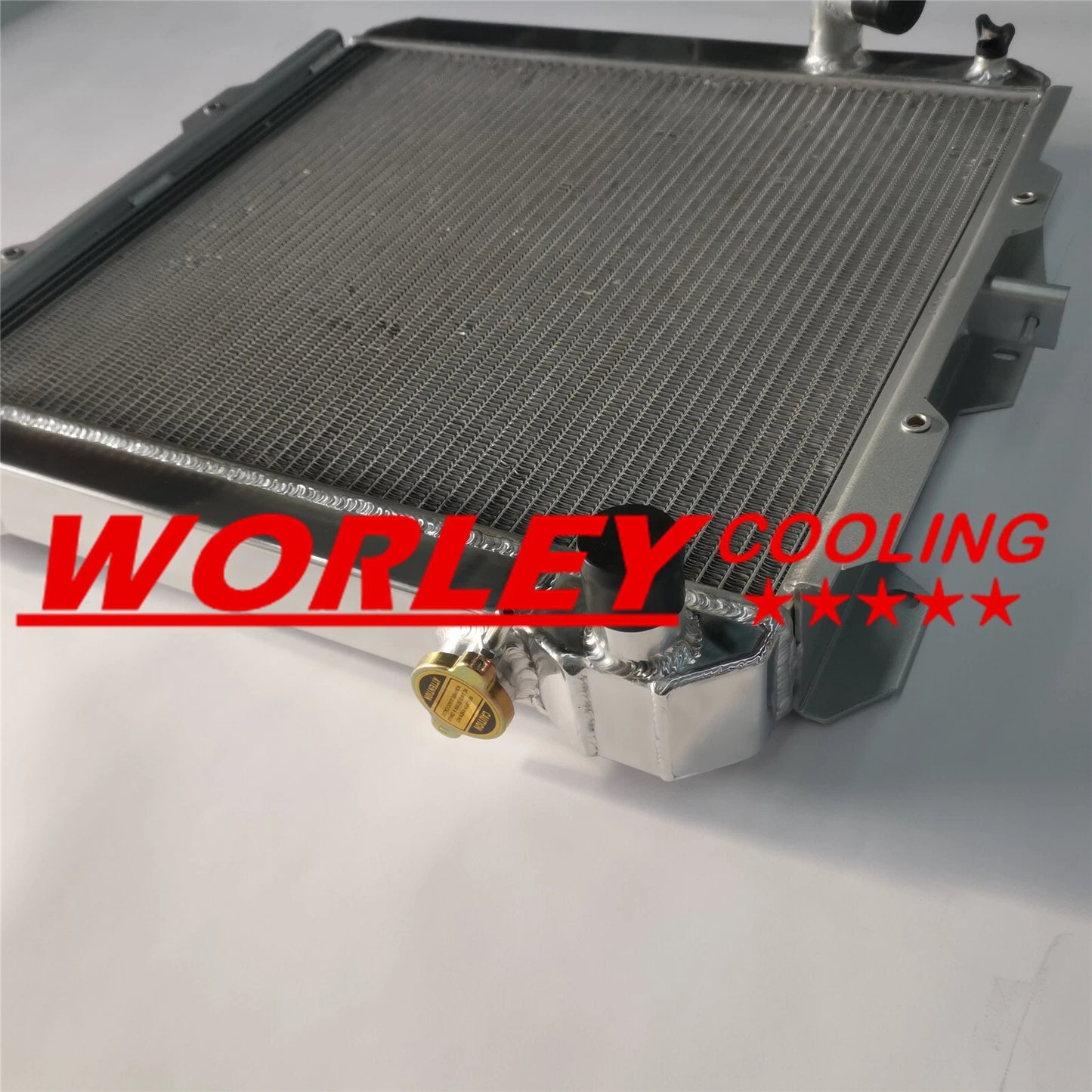 3 Row Aluminum Radiator & Shroud for HILUX LN85 LN86 2.8L Diesel (1988-1995)