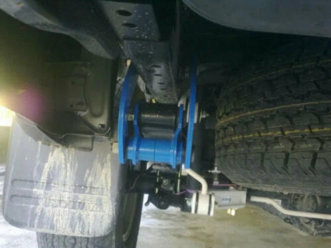 2 x Extended 2" Rear Comfort Shackles for Isuzu D-Max (2012-2020)