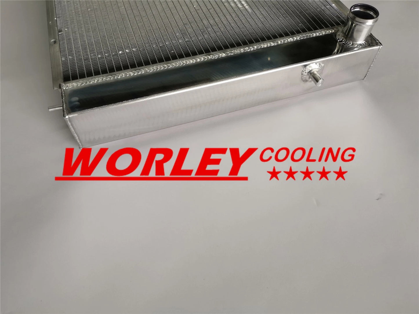 Radiator Shroud + Red Hose for Commodore VL VN VG VP VQ VR VS V8 (1986-1997)