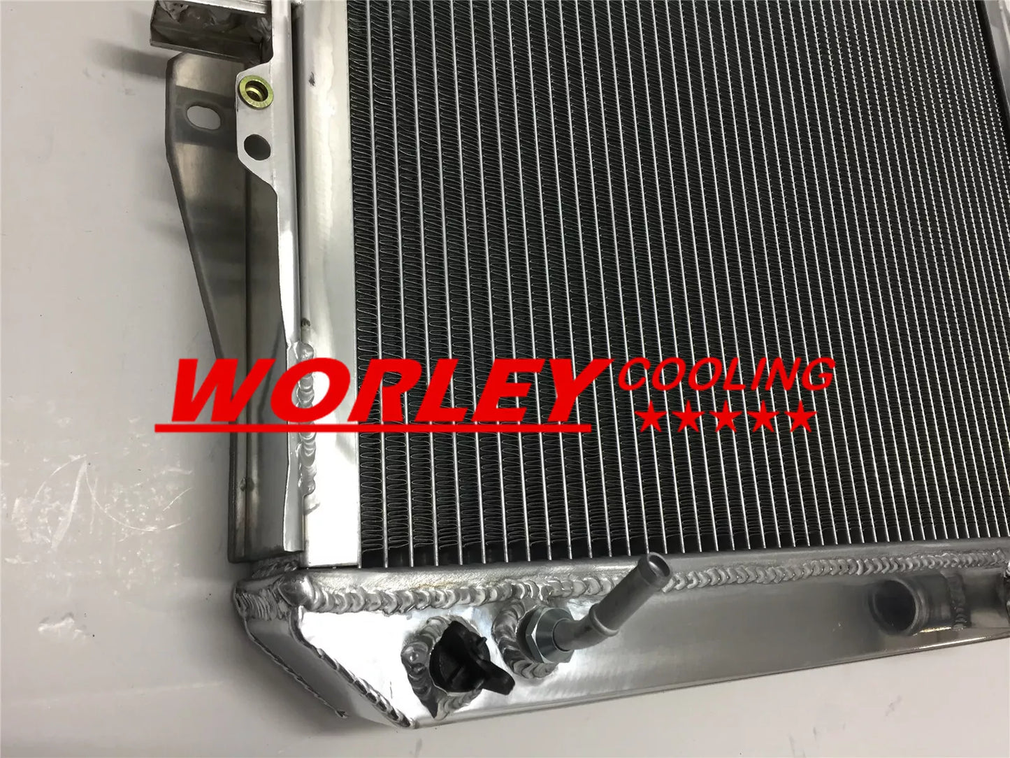 Aluminum Radiator & Silicone Hose for Toyota Surf Hilux 2.4/2.0 (1988-1997)
