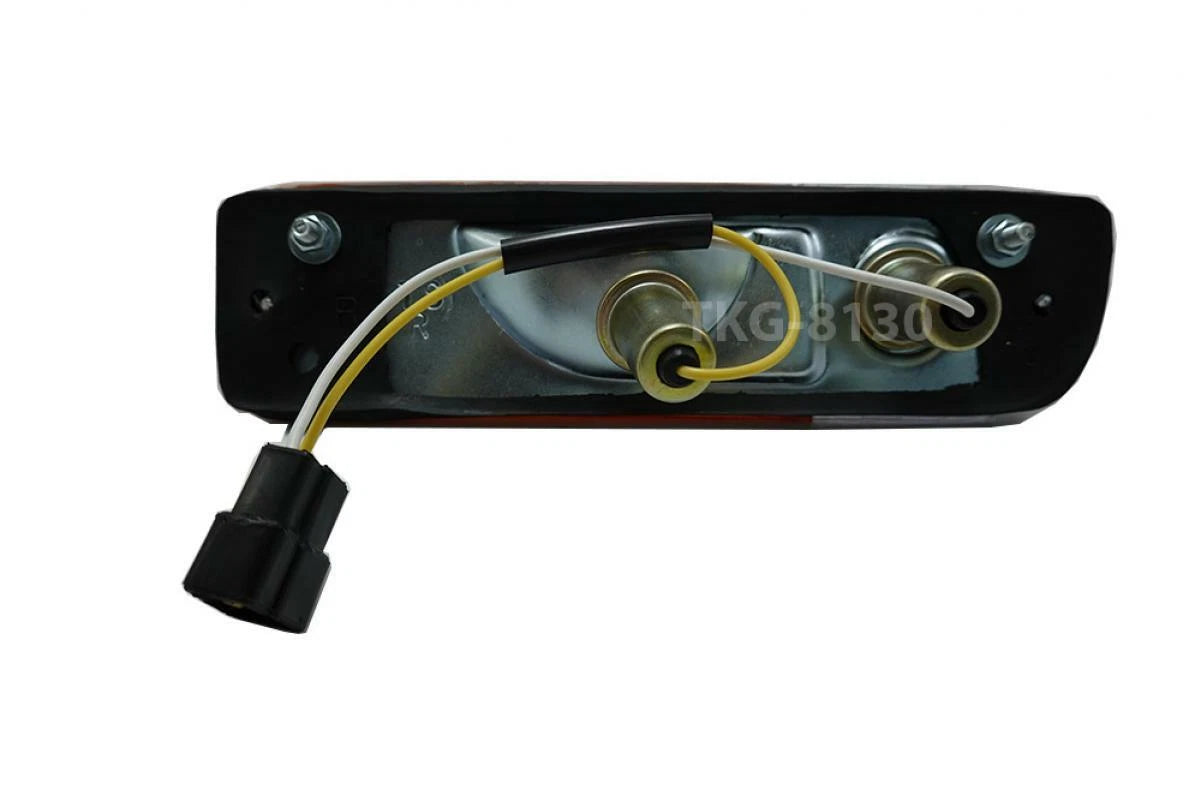 Right Front Turn Signal Light for Datsun 1200 B110 B210 (1970-1973)