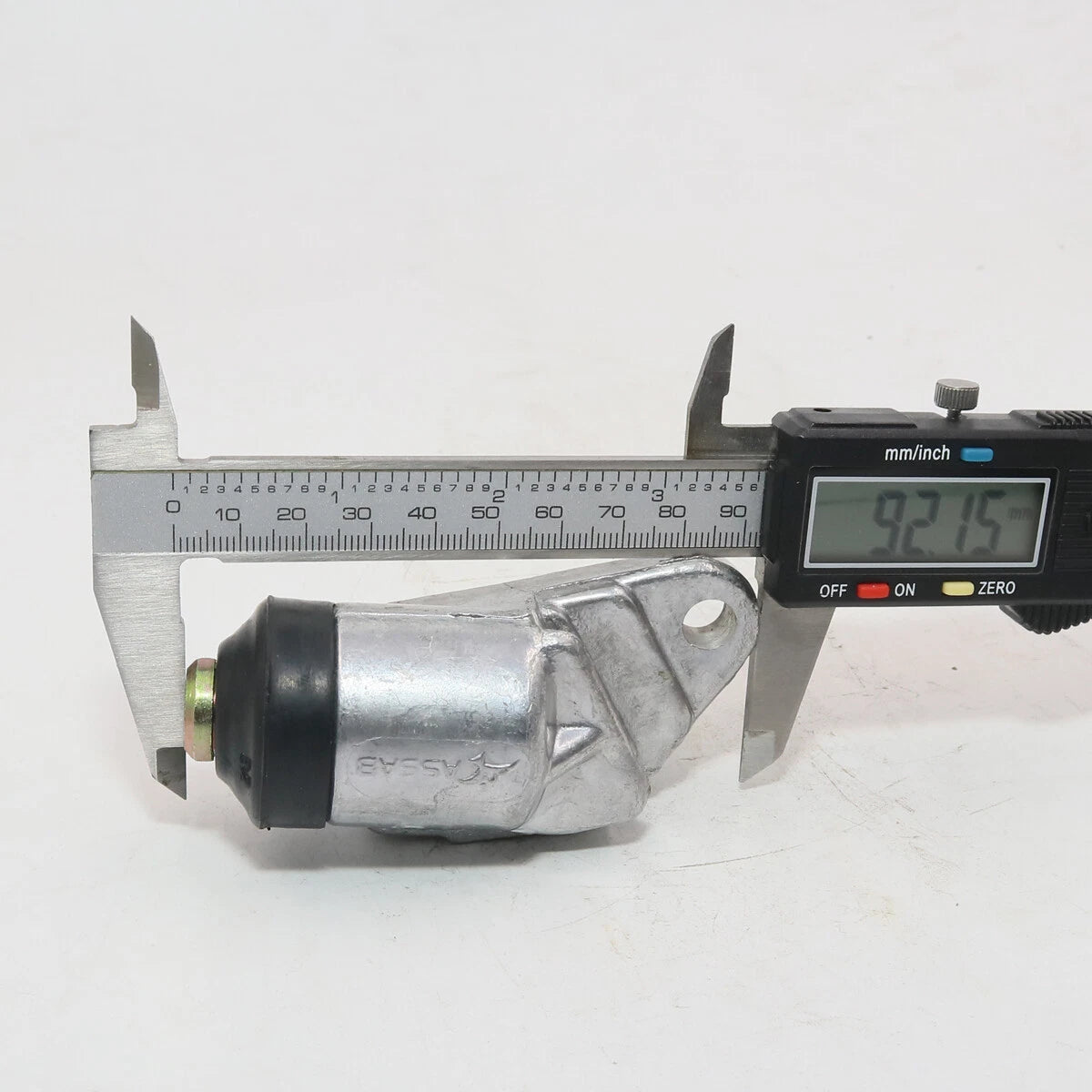 Front Lower Right Wheel Brake Cylinder for Datsun 520/521/620/720 J15 Engine