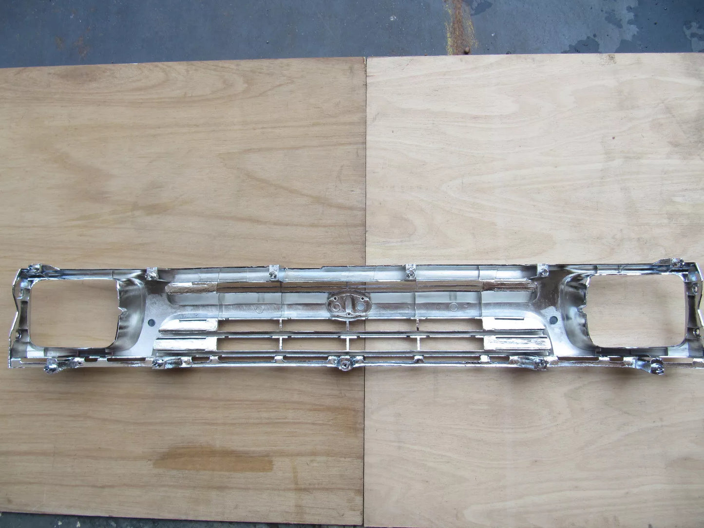 Chrome Grill for Toyota Hilux Truck 2WD (1992-1995) with Clips