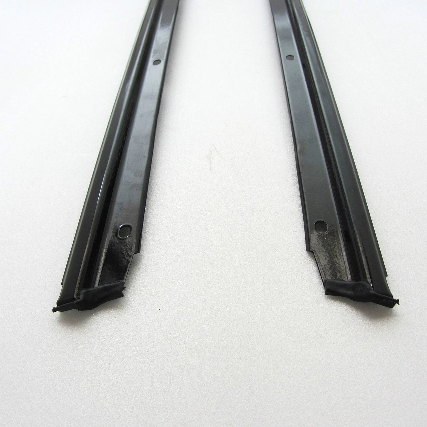 Front Windshield Pillar Metal Seal for Nissan Navara D21 Hardbody Truck (86-97)