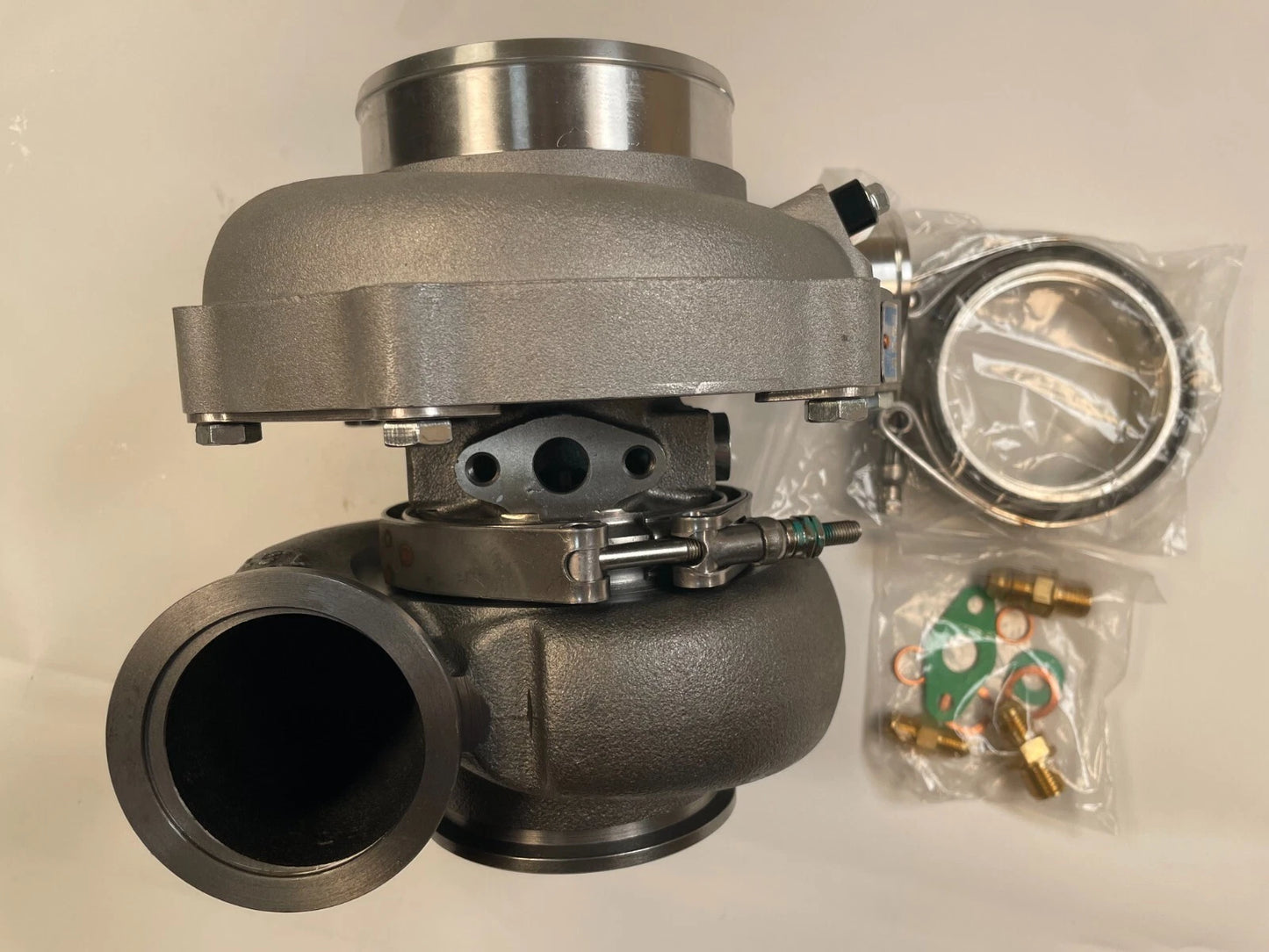 GT30 Upgraded Turbocharger for G30-770 with Ball Bearing V-Band ()