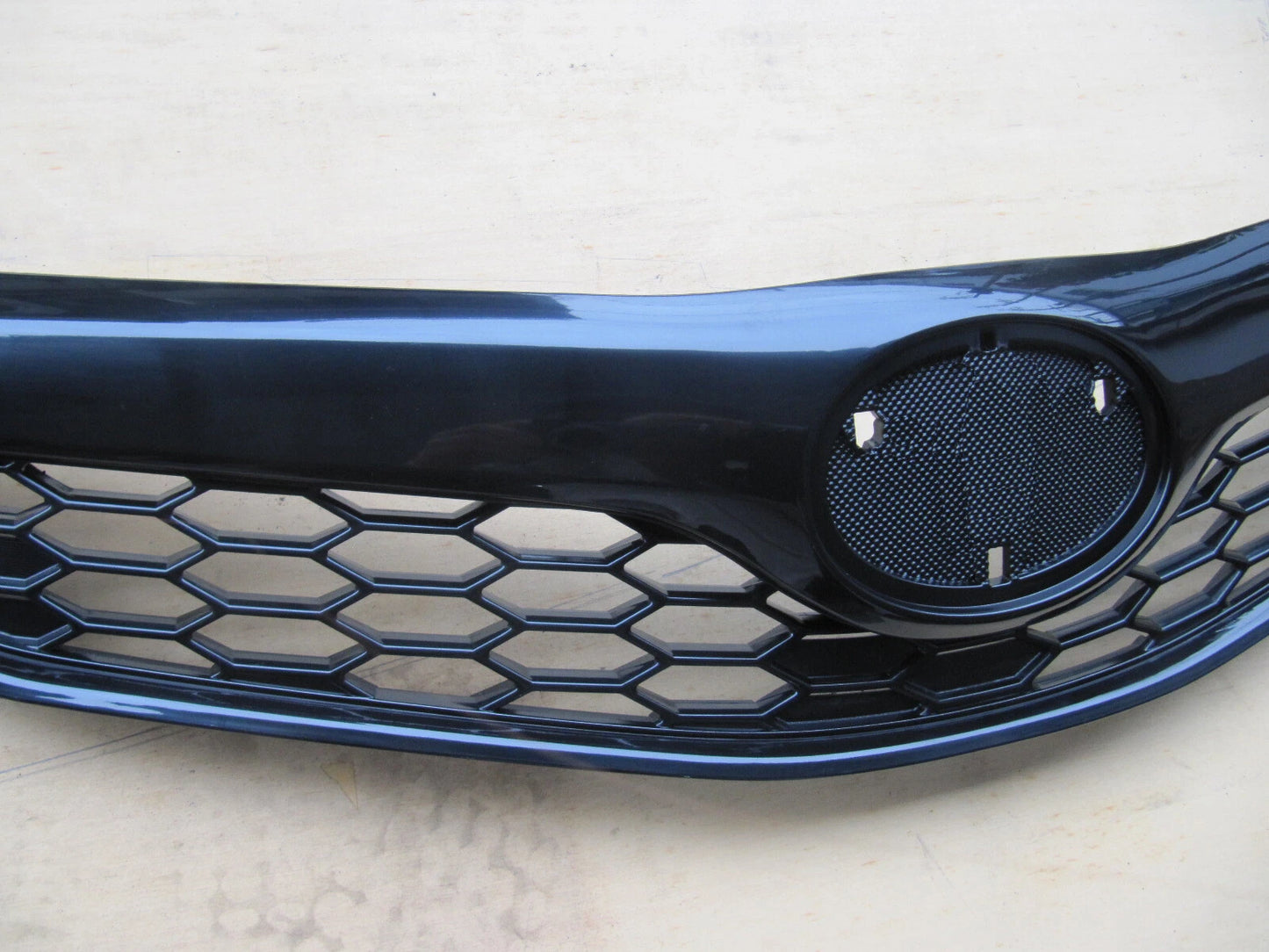 Black Grill for Toyota Camry ATARA ASV50 (2011-2014)