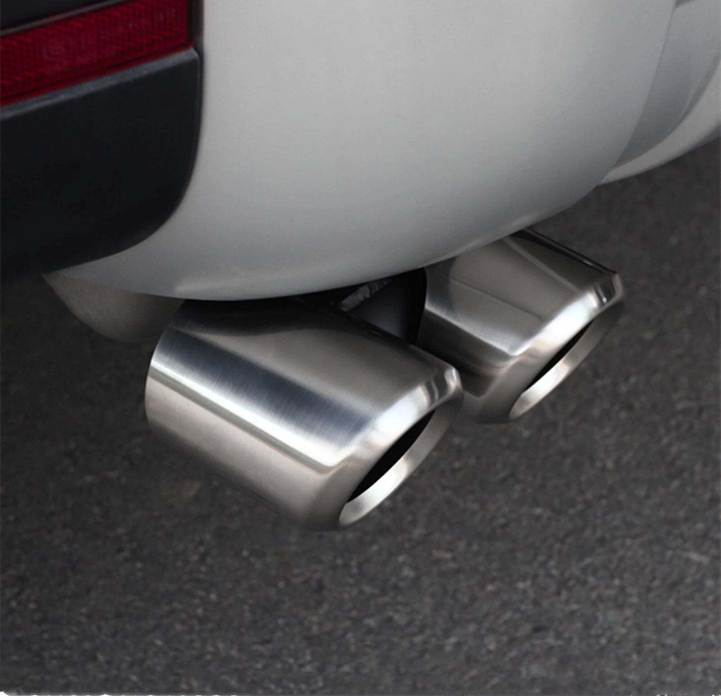Rear Exhaust Pipe for Land Rover Defender 90/110 (2020-2025)