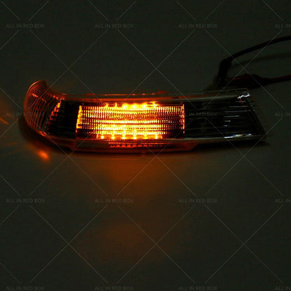 Front Right Wing Door Mirror Indicator for VW Touareg (2003-2006)
