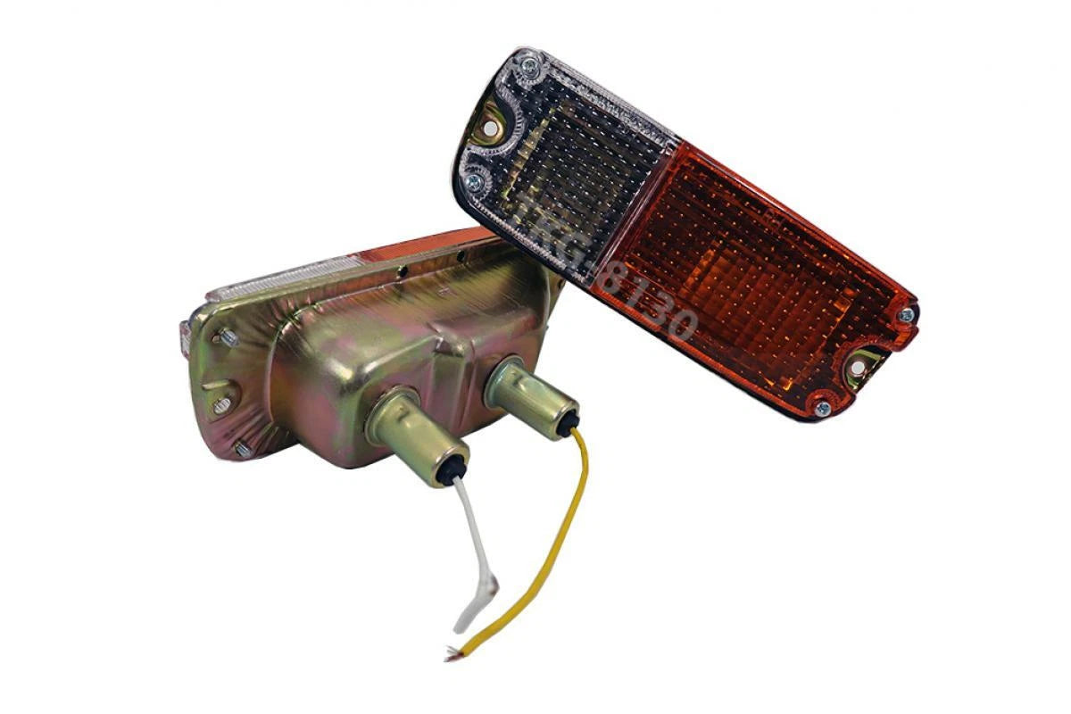 2 x Front Bumper Lights for Toyota Hilux RN20 RN25 RN27 (1974-1978)