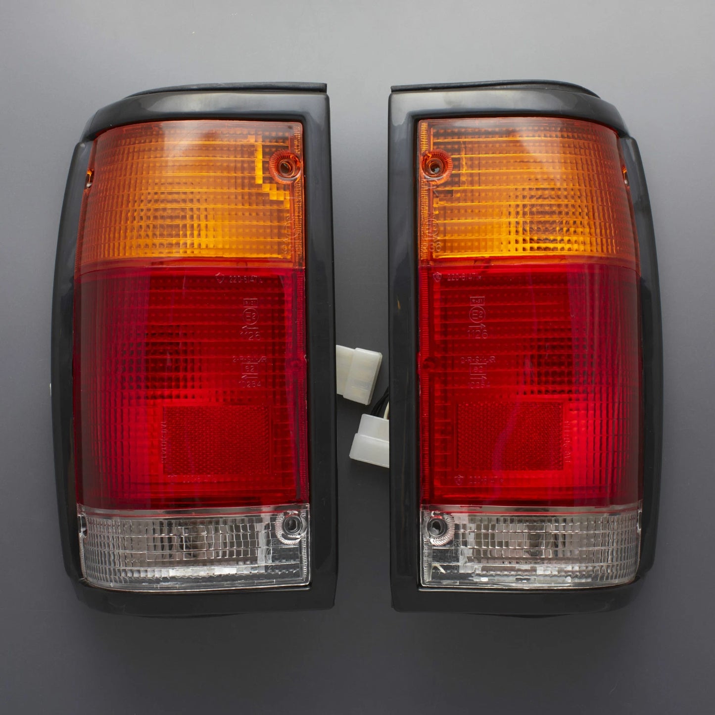 Black Taillights for 85-98 Mazda Bravo B-Series B2000 B2200 B2600 (1985-1998)