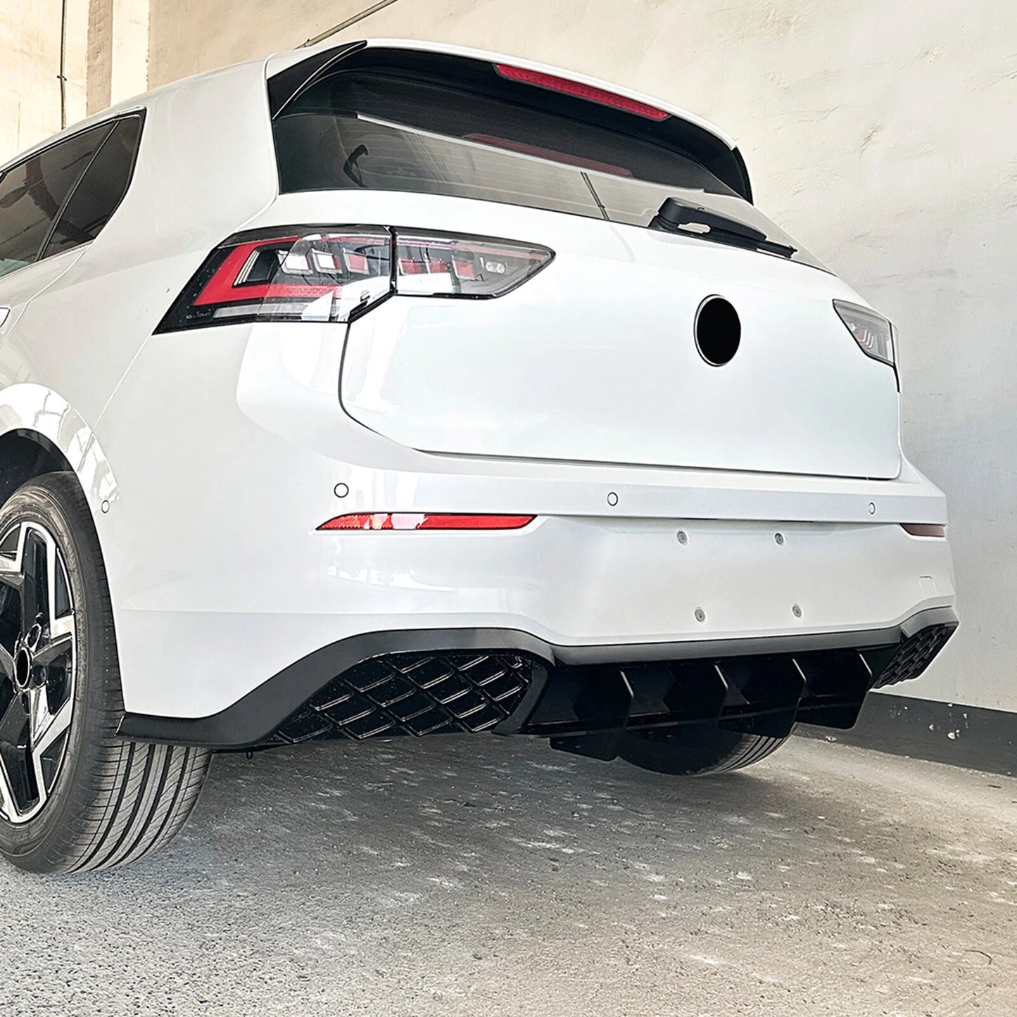Rear Bumper Diffuser Lip Cover for VW Golf 8.5 Rline (2024-2025)