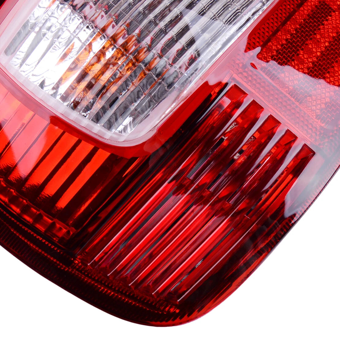 Rear Tail Light Brake Light for Mitsubishi Pajero IO Shogun Pinin (1999-2007)