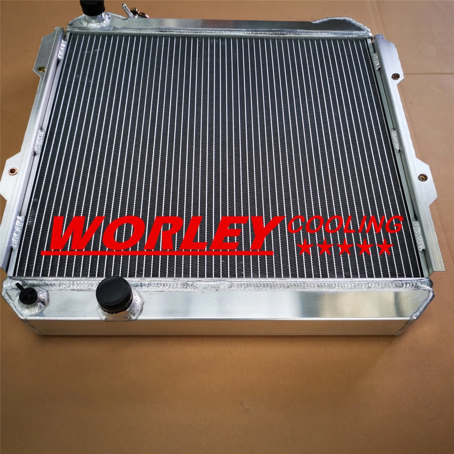 44mm Radiator + Black Hoses for Toyota Hilux LN60 LN61 LN65 (1988-1997)