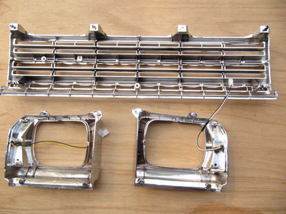 Grill & Light Case Bezel for Toyota Hilux 2WD (1982)