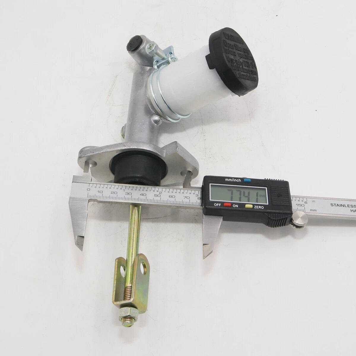 Clutch Master Cylinder for Nissan Navara D21 King Cab 1986-2008