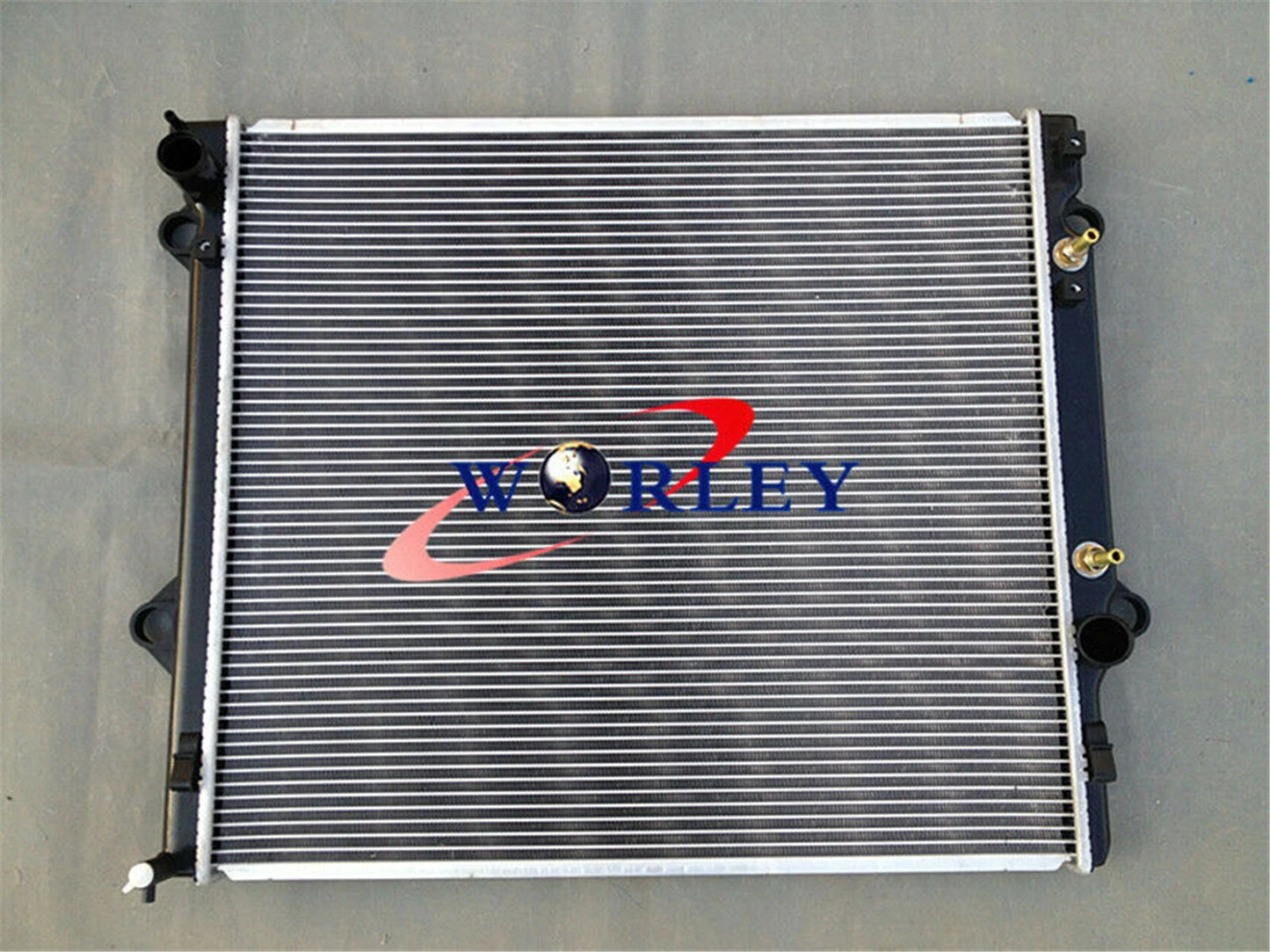 Radiator for Toyota Land Cruiser Prado KZJ120 KDJ120R 3.0L Diesel (2002-2009)