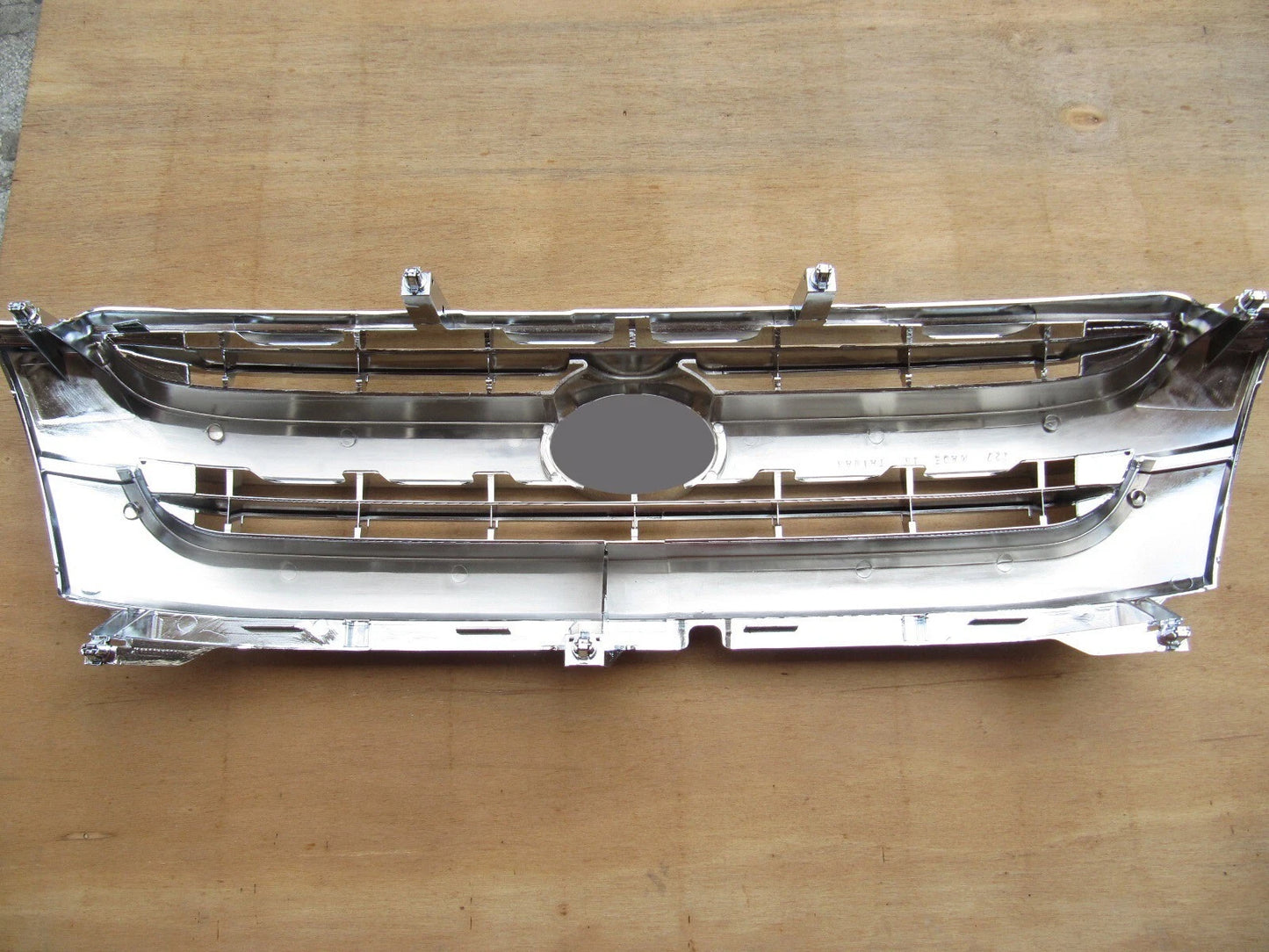 Chrome Strips Grill for Toyota Hilux Workmate SR5 (2001-2005)