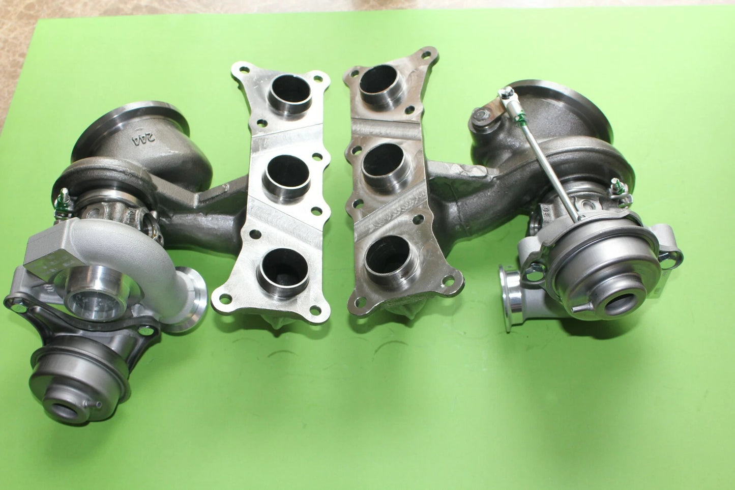 Turbocharger 2 x for BMW 1 Series M, 135i, 535i, Z4, 535xi 3.0 (2007-2013)
