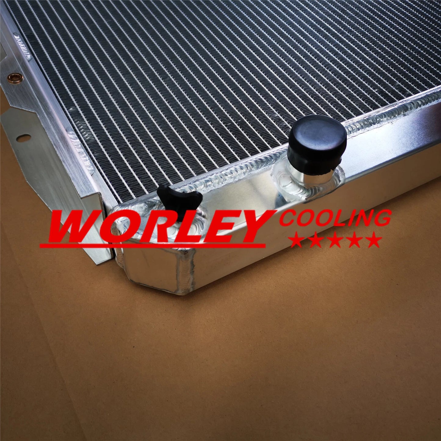 Aluminum Radiator & RED Hose for Toyota Hilux LN60 LN61 LN65 (1984-1997)