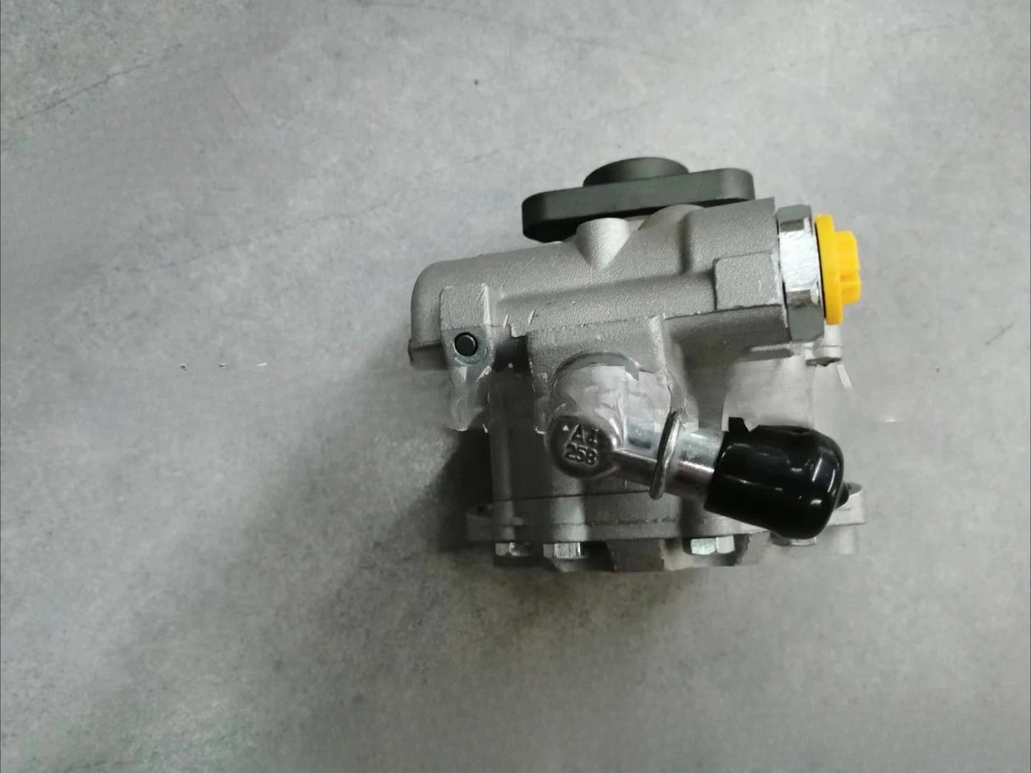 Power Steering Pump w/o Pulley for Audi A8 Quattro (2004–2006)