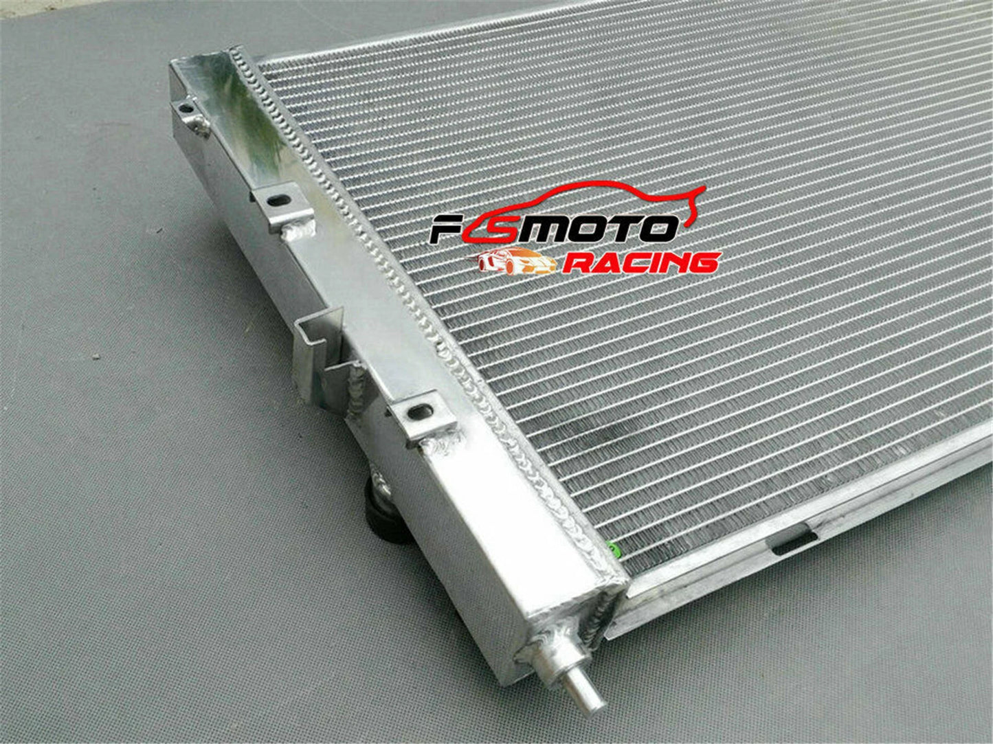 Radiator & Fan for Land Rover Discovery Series II L318 V8 4.0 (1999-2004)