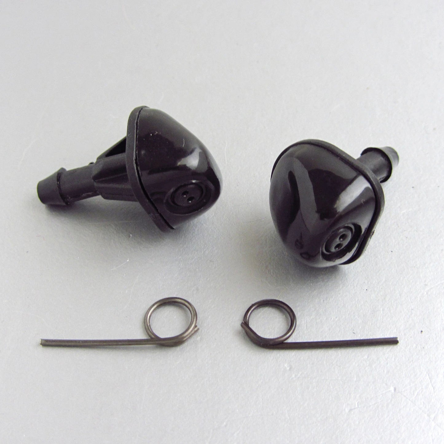 2 x Windshield Washer Nozzle Jets for Toyota Hilux LN85 LN106 LN165 (1988-2005)