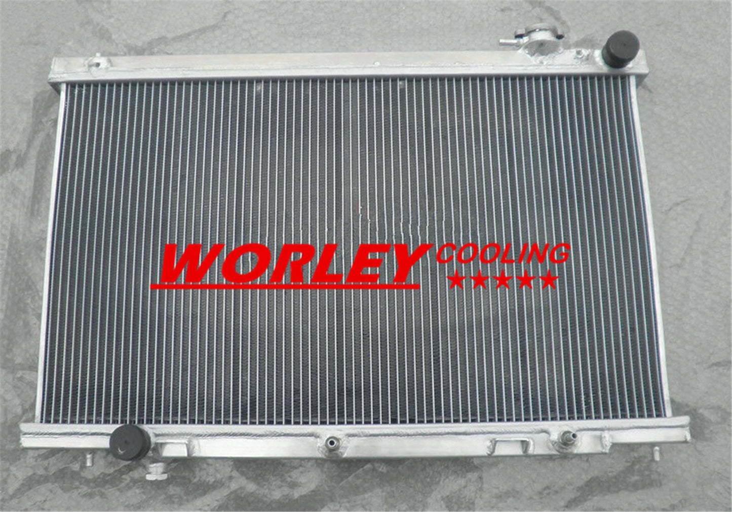 Radiator for Nissan Skyline V35 Infiniti G35 VQ35DE 3.5L (2003-2007)