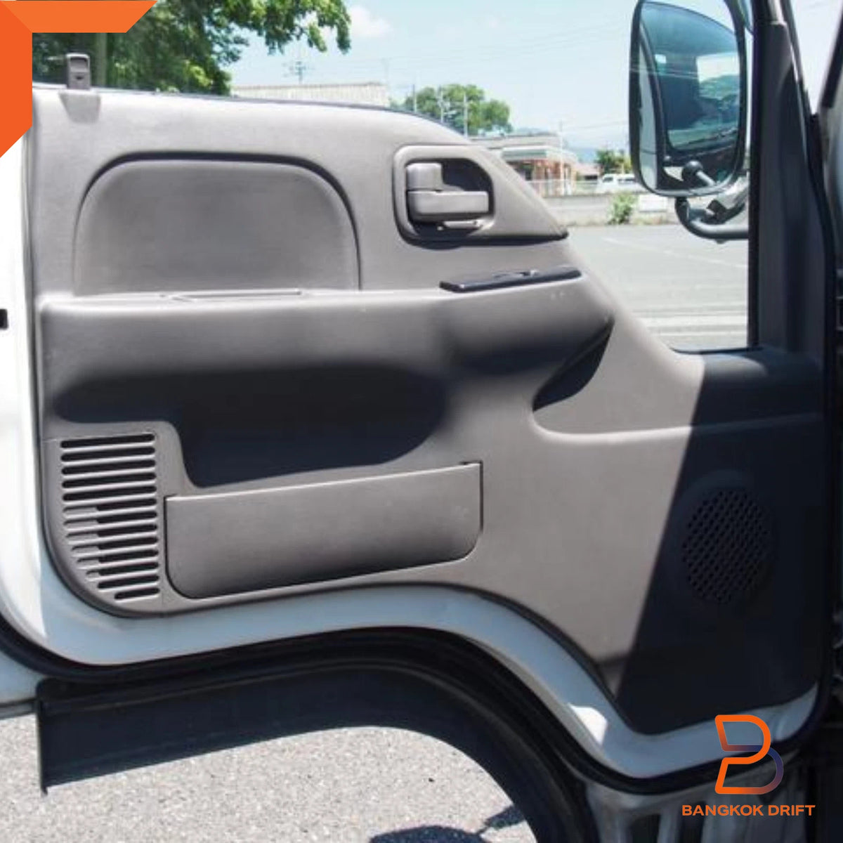 Grey Front Door Trim Panel for Isuzu NPR NKR NQR ELF (1995-2005)