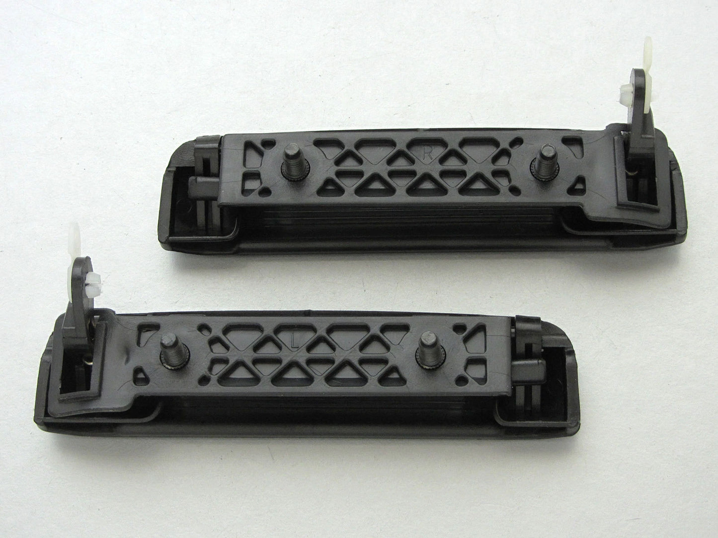 Black Outside Door Handle for Nissan Navara D21 Hardbody Pickup (1986-1997)