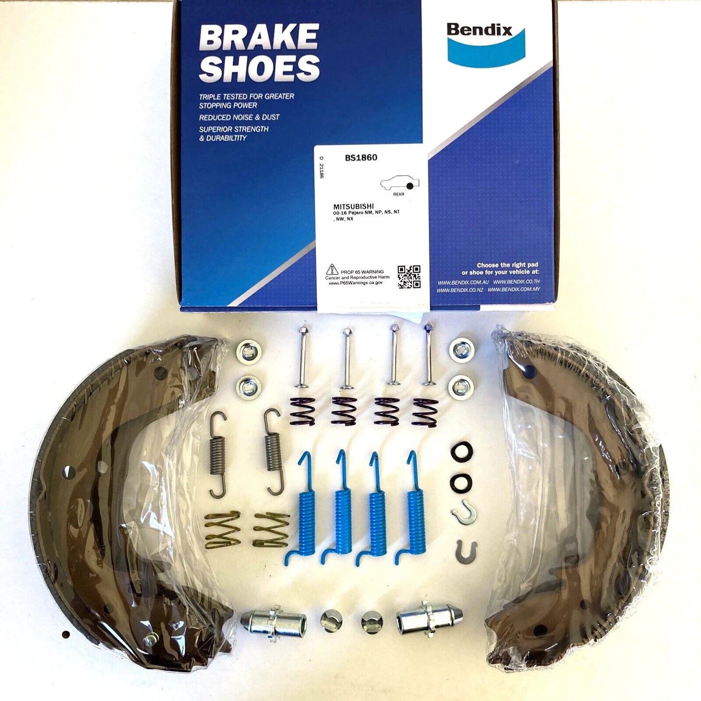 Rear Handbrake Shoe Overhaul Kit for Mitsubishi Pajero NM NP