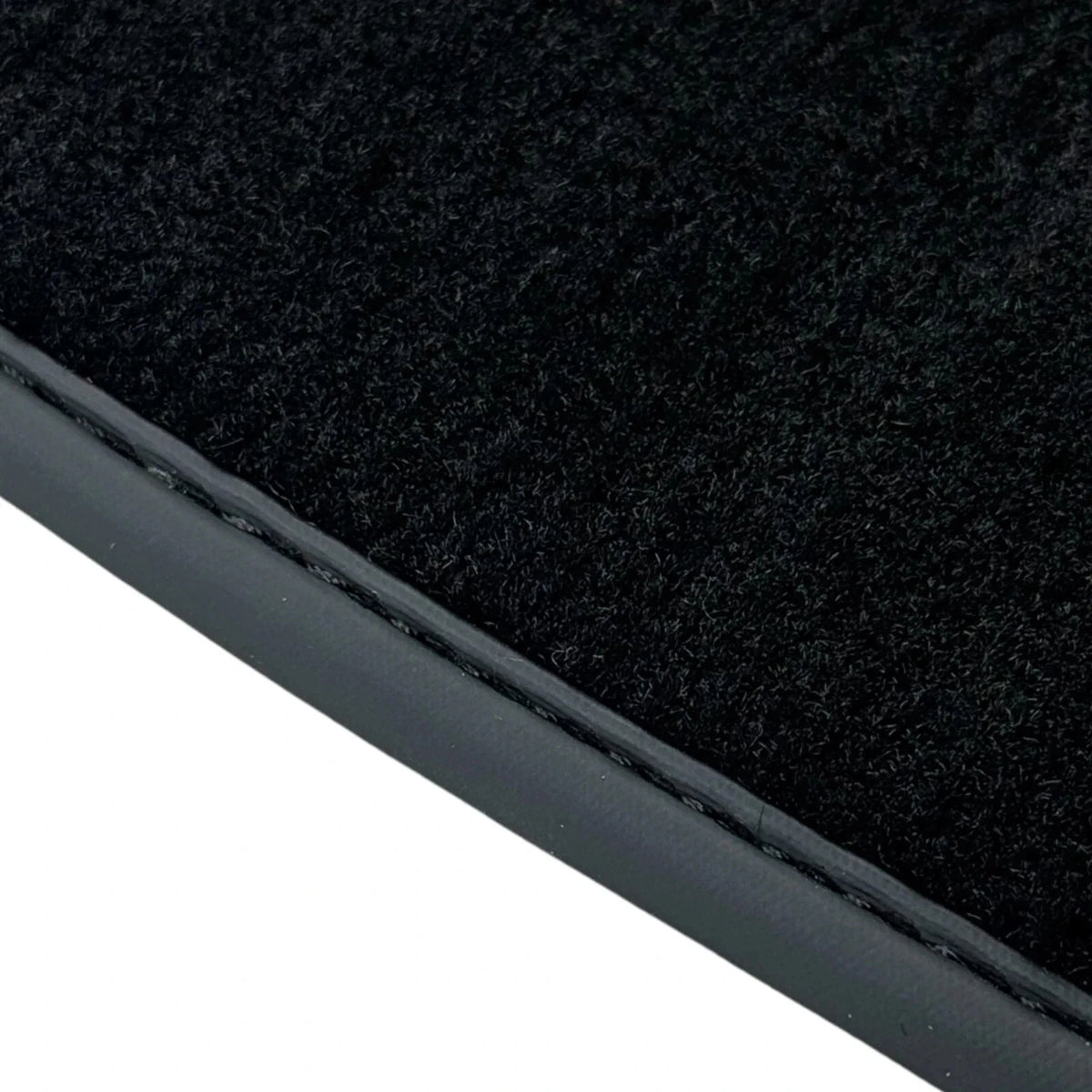 Black Floor Mats for Audi A4 B5 Avant (1996-1999) with Carbon - 2 x Mats