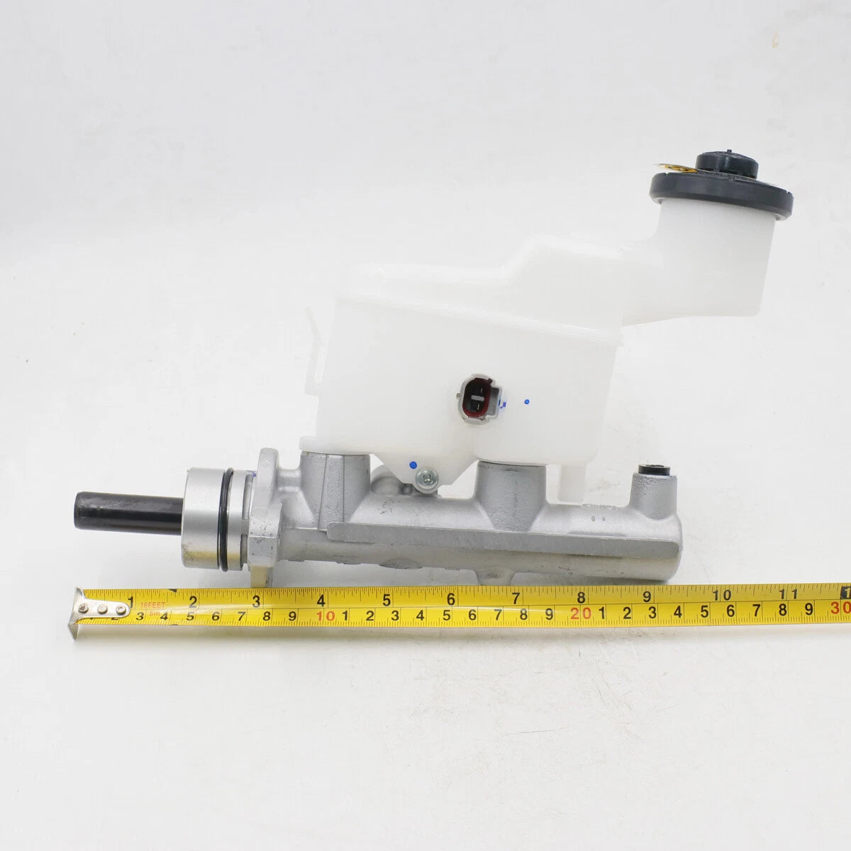 Brake Master Cylinder Pump for Toyota Innova 2004-2011